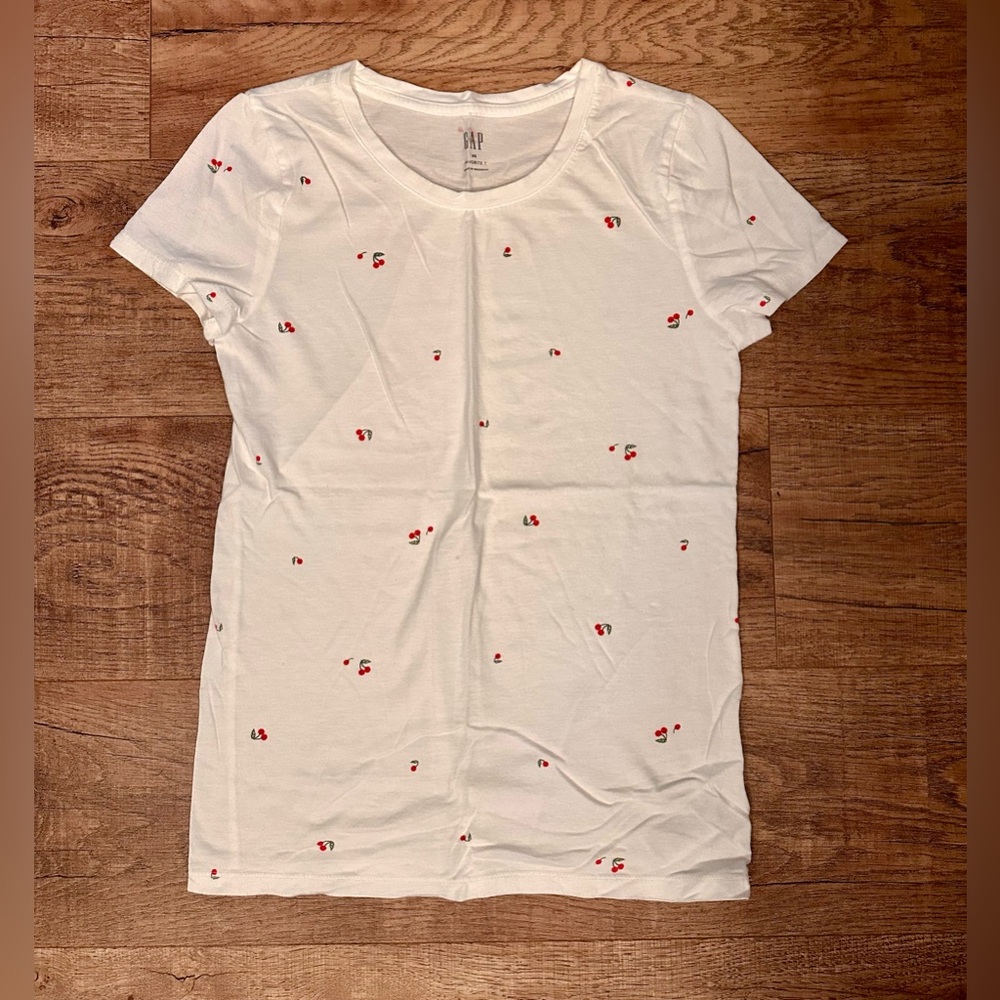 NWOT Gap Cherry Print Favorite T Size XS